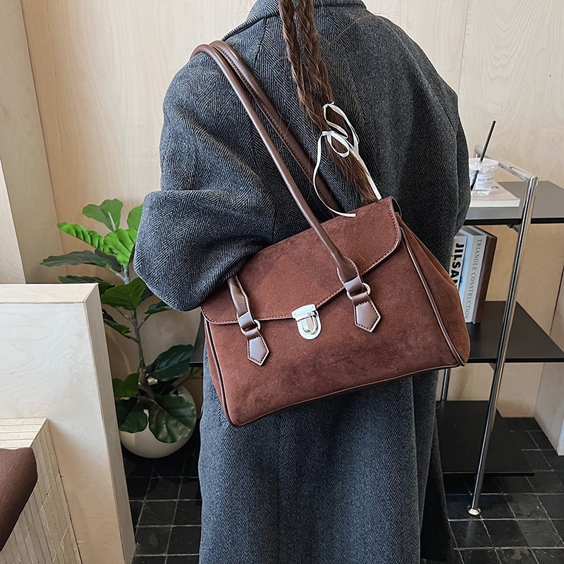 Free shipping designer bag Niche Bag for Women New Autumn Winter Suede Single Shoulder Bag Large Capacity Commuter Underarm Bag
