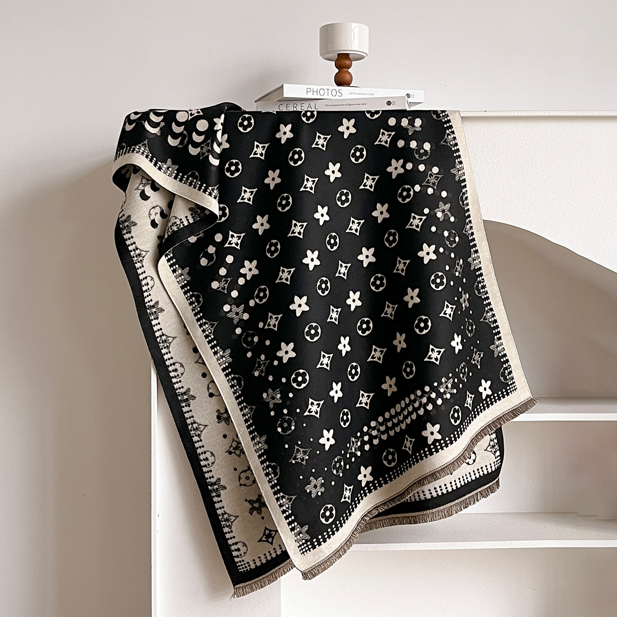 Free shipping Designer Scarves 2025 New Fashion Versatile Scarf Womens Autumn Winter Versatile Double sided Warm Shawl brown black