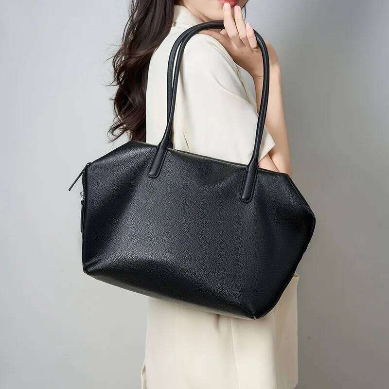 Niche Light Women First-Layer Cowhide Underarm Bag Minimalist Loose Lazy Single Shoulder Bags Simple Commuter Handbags 251027