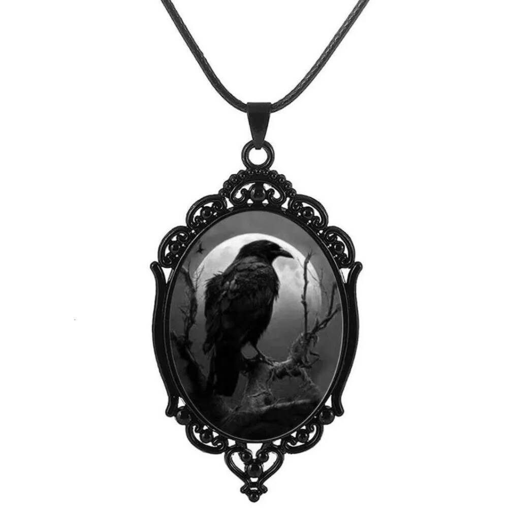 Gothic Retro Dark Oval Lacework Crow Moon Glass Pendant Necklace for Women Hallowmas Party Punk Fashion Jewelry Accessories Gift