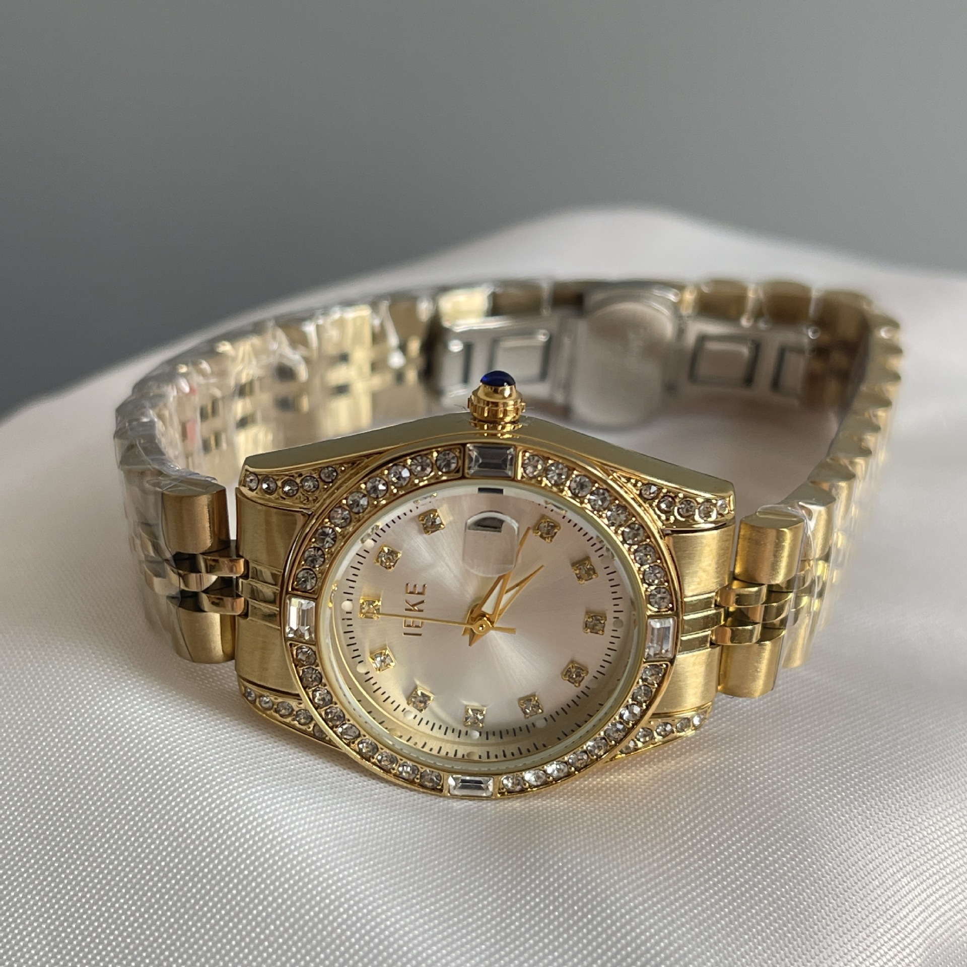 Designer Watch Gypsophila Inlaid Diamond Fashion Exquisite Steel Band Quartz Watch Light Luxury High-end Trendy Women's Luxury Watch Hot Sale