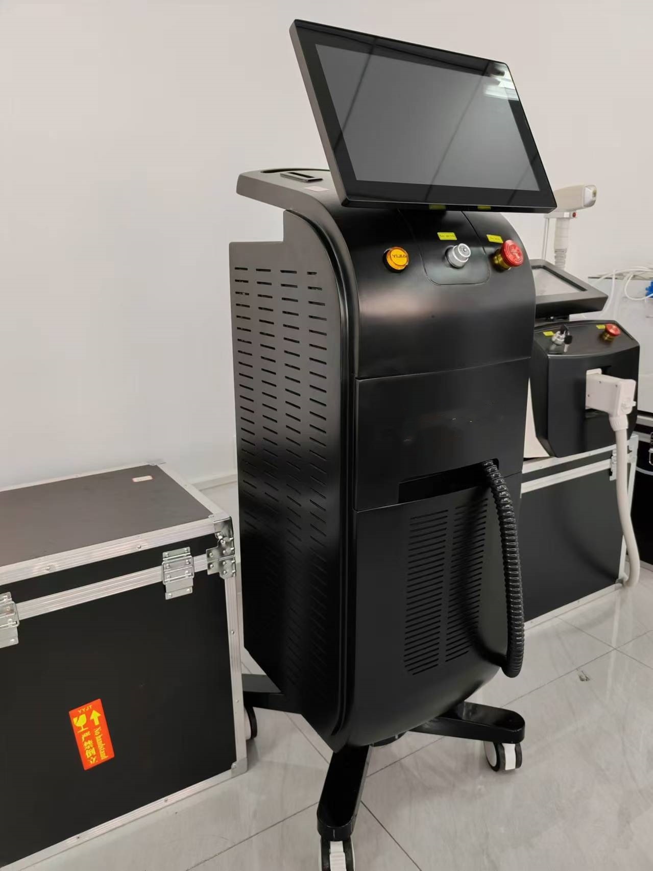 Professional Diode Laser Hair Removal Machine For Clinic Ice Cooling Permanent Hair Removal And Skin Rejuvenation System