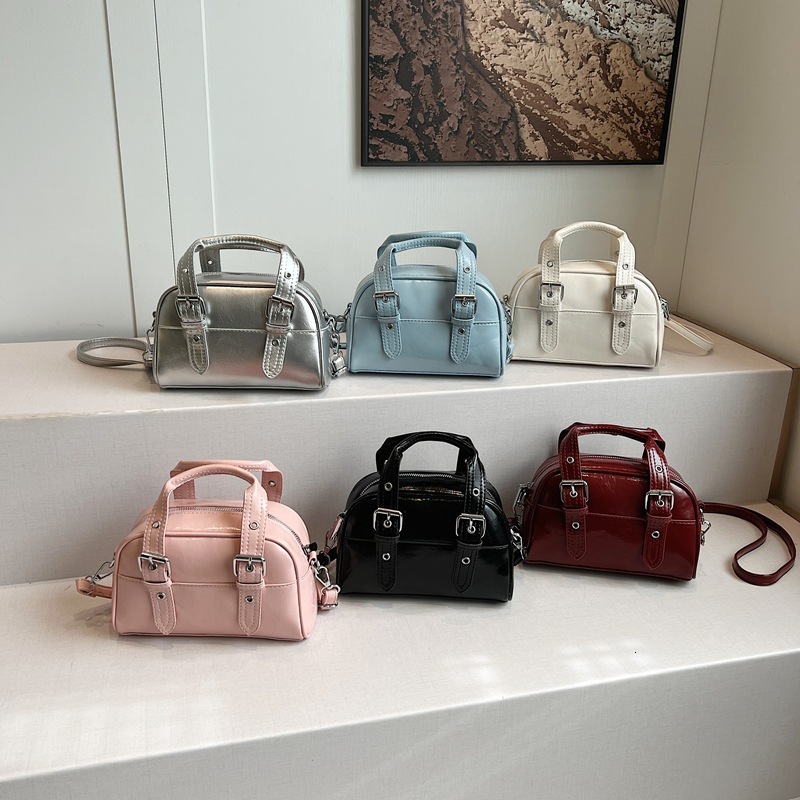 Free shipping designer bag High-end Bag for Women New Fashion Trendy Single Shoulder Crossbody Bag Casual Simple Bowling Bag Pillow Bag