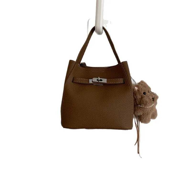 Autumn Pebbled Leather Bucket Bag 2025 New Minimalist Tote Crossbody Versatile Shoulder Bag for Women Y251027