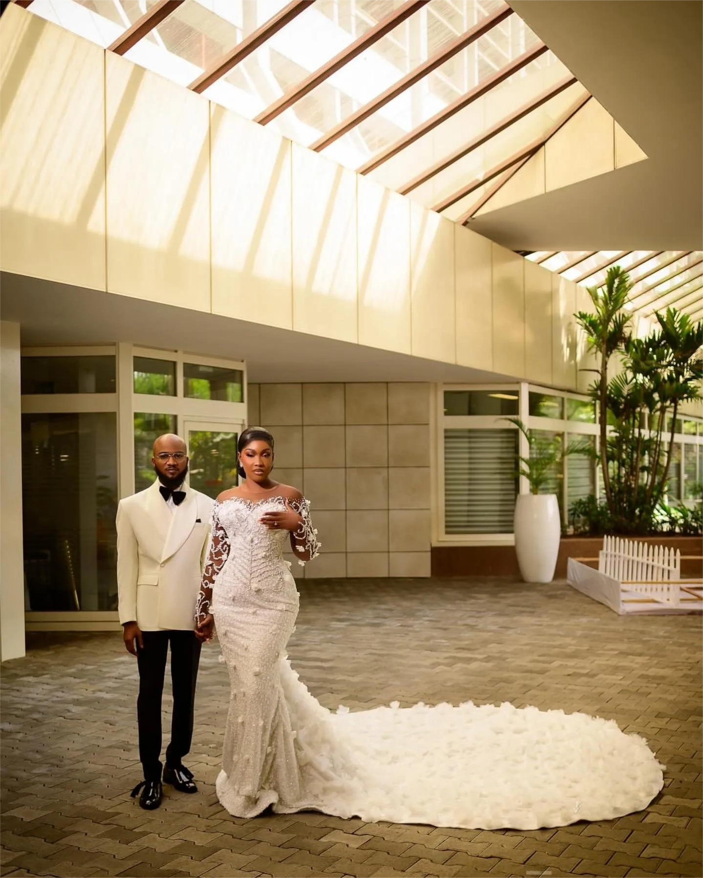 Arabic Aso Ebi Plus Size Wedding Dress in Ivory with Flowers Beaded Sequined Lace Full Sleeves and Luxurious Style