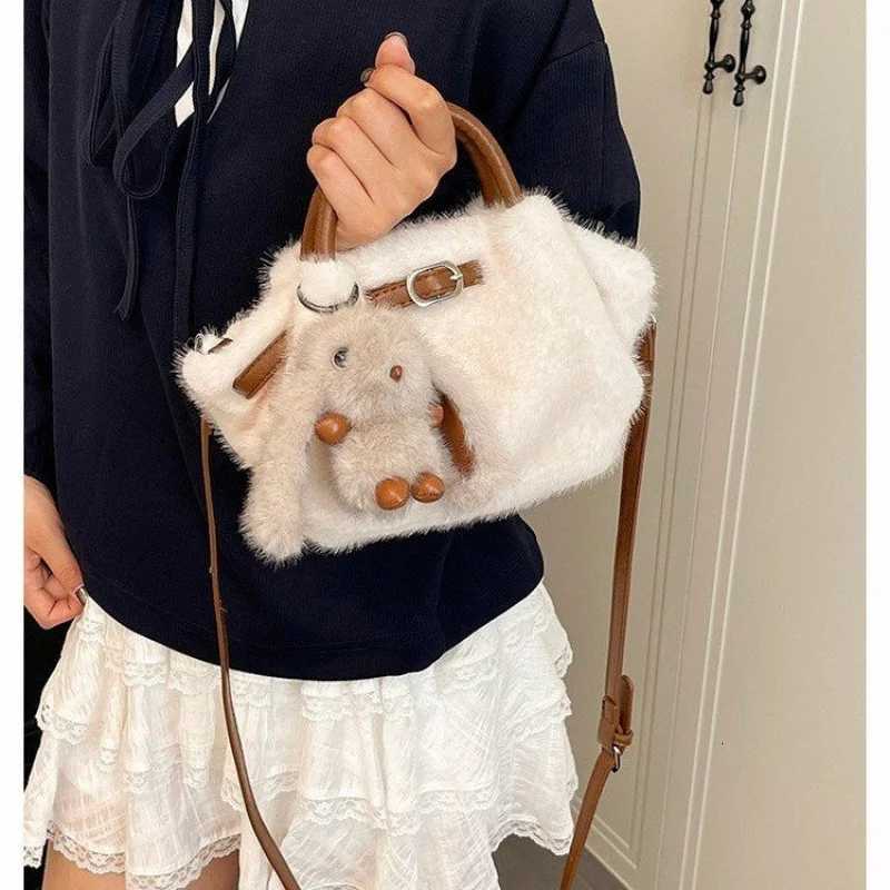 Luxury Womens Shoulder Bag Crafted From Premium Leather Featuring Paris Style And Casual Elegant Vintage Look Y251027