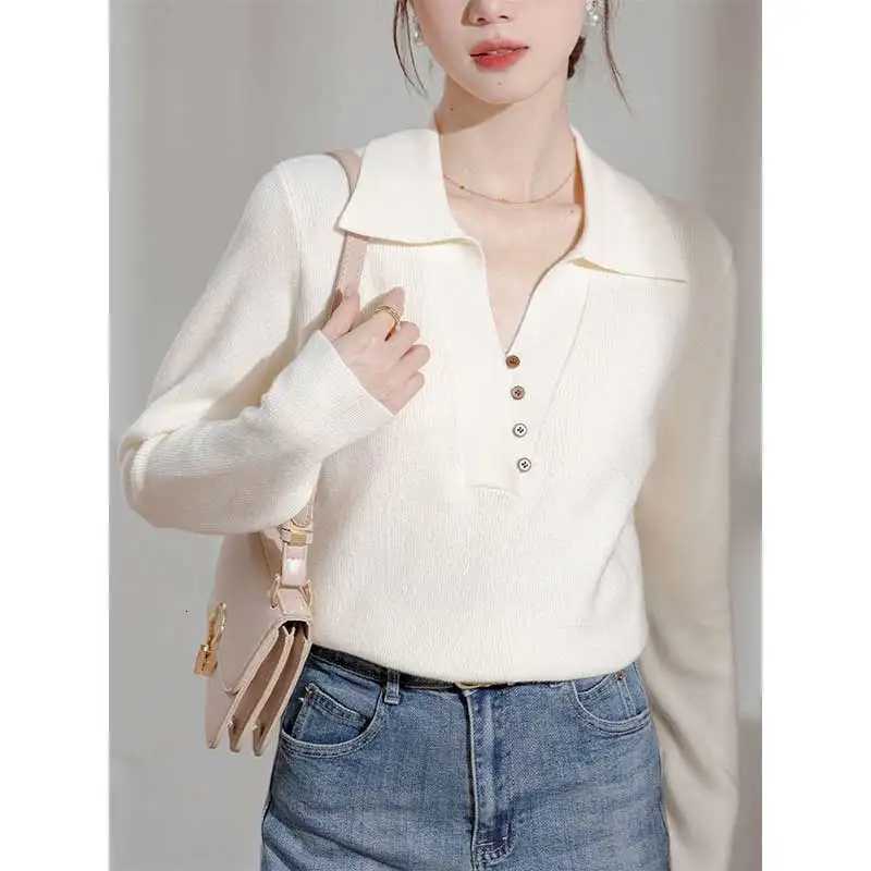 Women Clothing Spring Autumn Fashion Korean Button Solid Color Vneck Knitting Female Allmatch Temperament Sweater Pullovers ToT251027