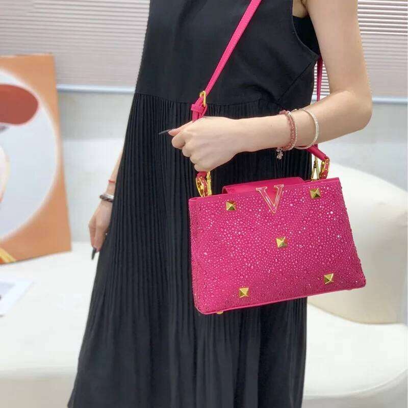 2025 Fashion New Desgin Dias Women's Handbags Ladies Leather Rivets Shoulder Crossbody Bag Evening Party Shell Bags