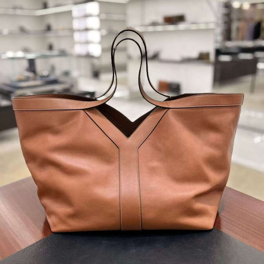 Designer Bag Tote Bag Shoulder Bag Genuine Leather Limited Edition Shaped Tote Bag Women Large Capacity Relaxed Casual Feel Commuting Shoulder And Han