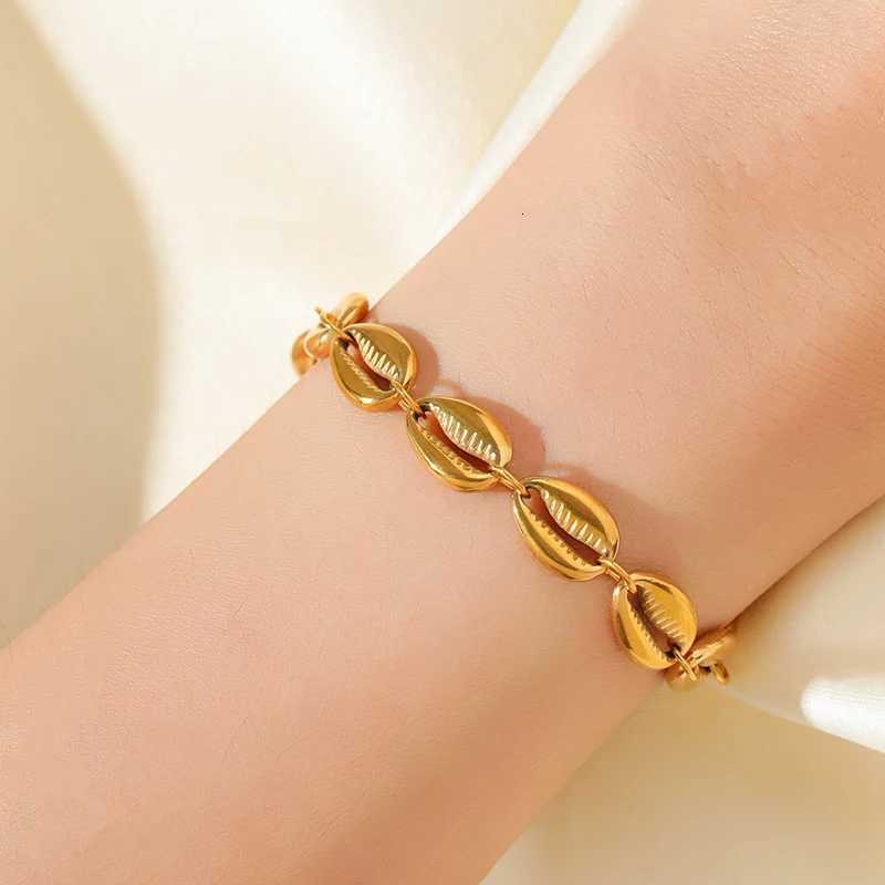 GANLY 316L Stainss Steel Metal Gold Color Shellshaped Wrist Chain Bracet For Wen Waterproof Trendy Gift Jewelry BijouxW251027