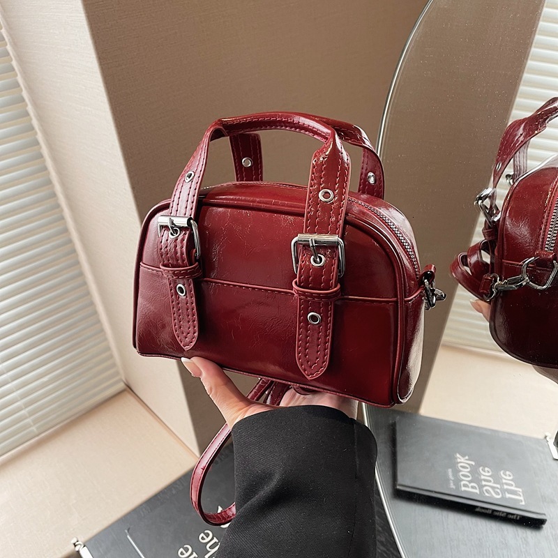 Free shipping designer bag High-end Bag for Women New Fashion Trendy Single Shoulder Crossbody Bag Casual Simple Bowling Bag Pillow Bag