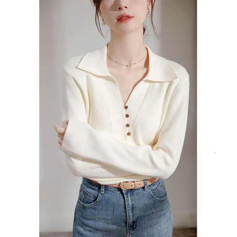 Women Clothing Spring Autumn Fashion Korean Button Solid Color Vneck Knitting Female Allmatch Temperament Sweater Pullovers ToT251027