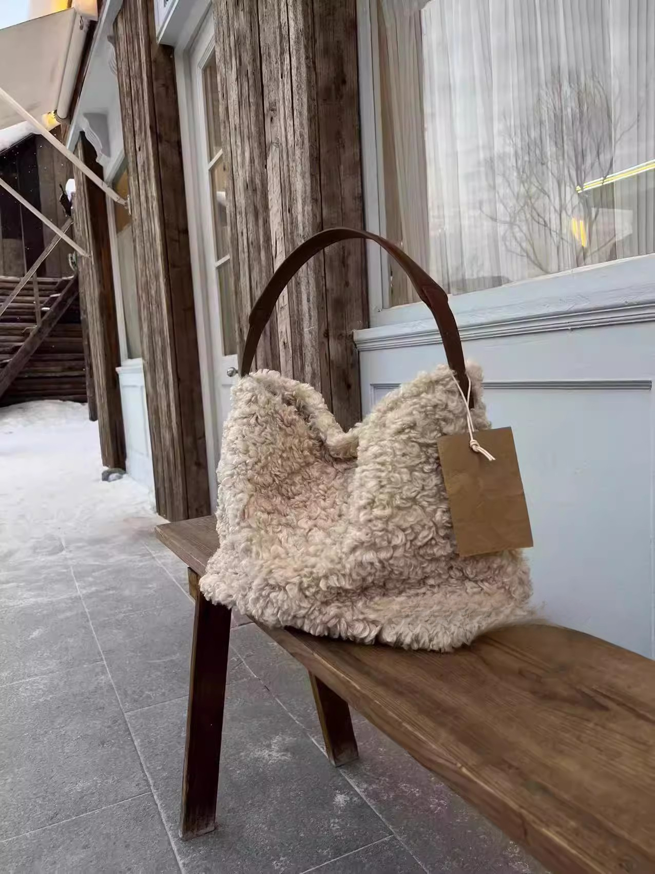 Designer's autumn and winter new wool handbag, loose plush shoulder bag, large capacity fluffy crossbody bag