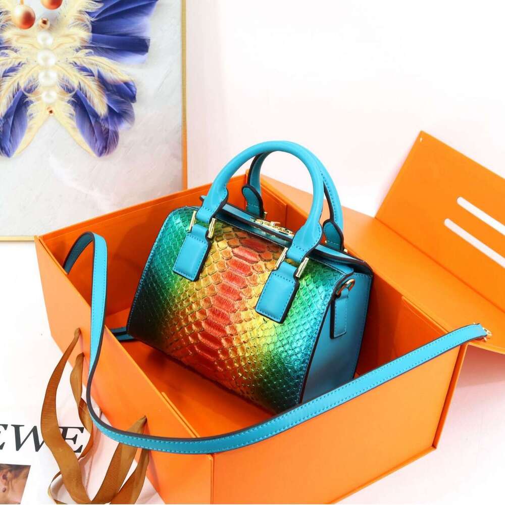 Fashion Ladies Designer Handbag for Women - 2025 New Model Bag with Trendy Vibe & Versatile Style