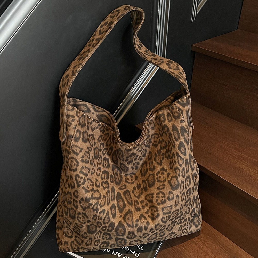 Elegant Retro-Inspired Suede Carrier Bag - Versatile Handbag for Everyday Needs