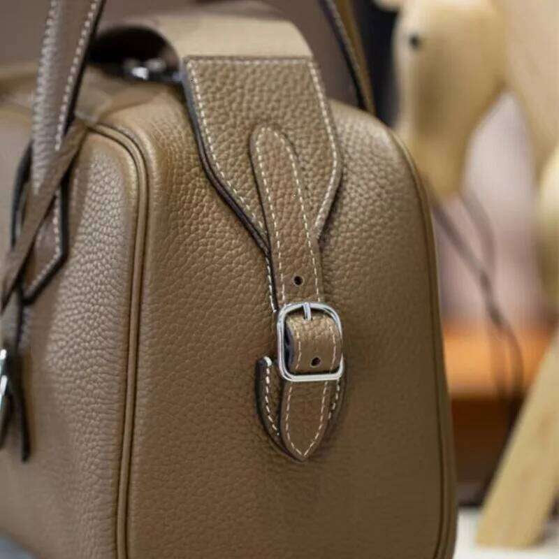 First-layer Cowhide High-quality Large-capacity Bowling Men and Women's Commuting Travel Lightweight Portable Shoulder Bag