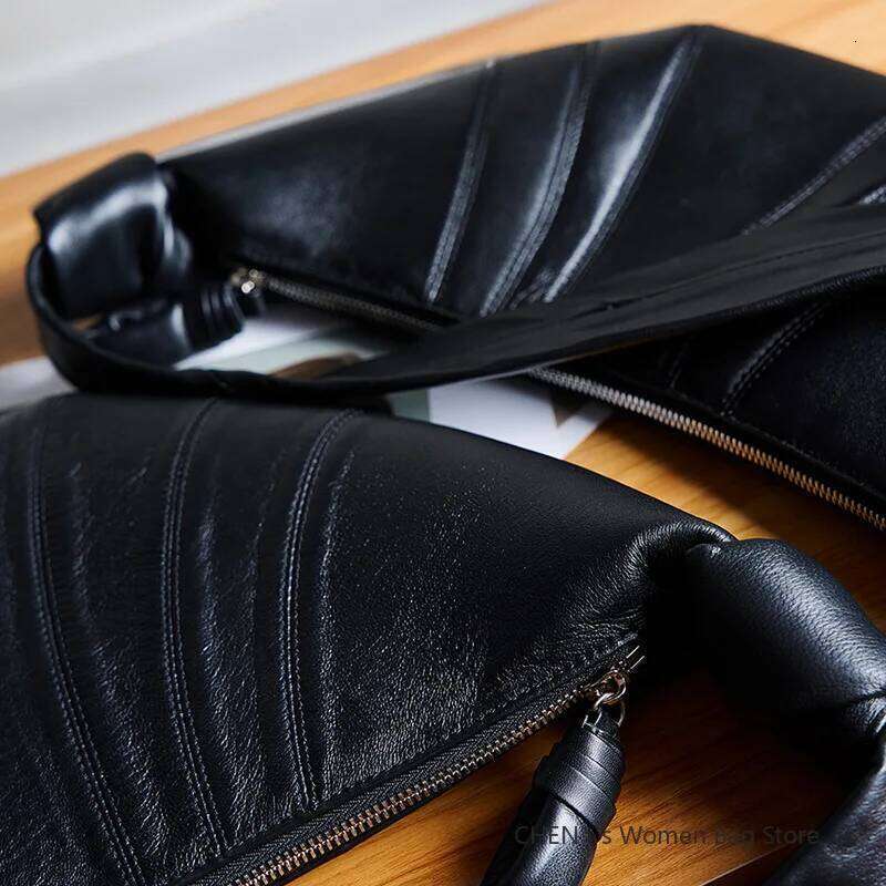 Designer Luxury Genuine Leather Lambskin Women Handbag Croissant Bag Fashionable Versatile Black Soft Dumpling Chest Crossbody Shoulder Bags