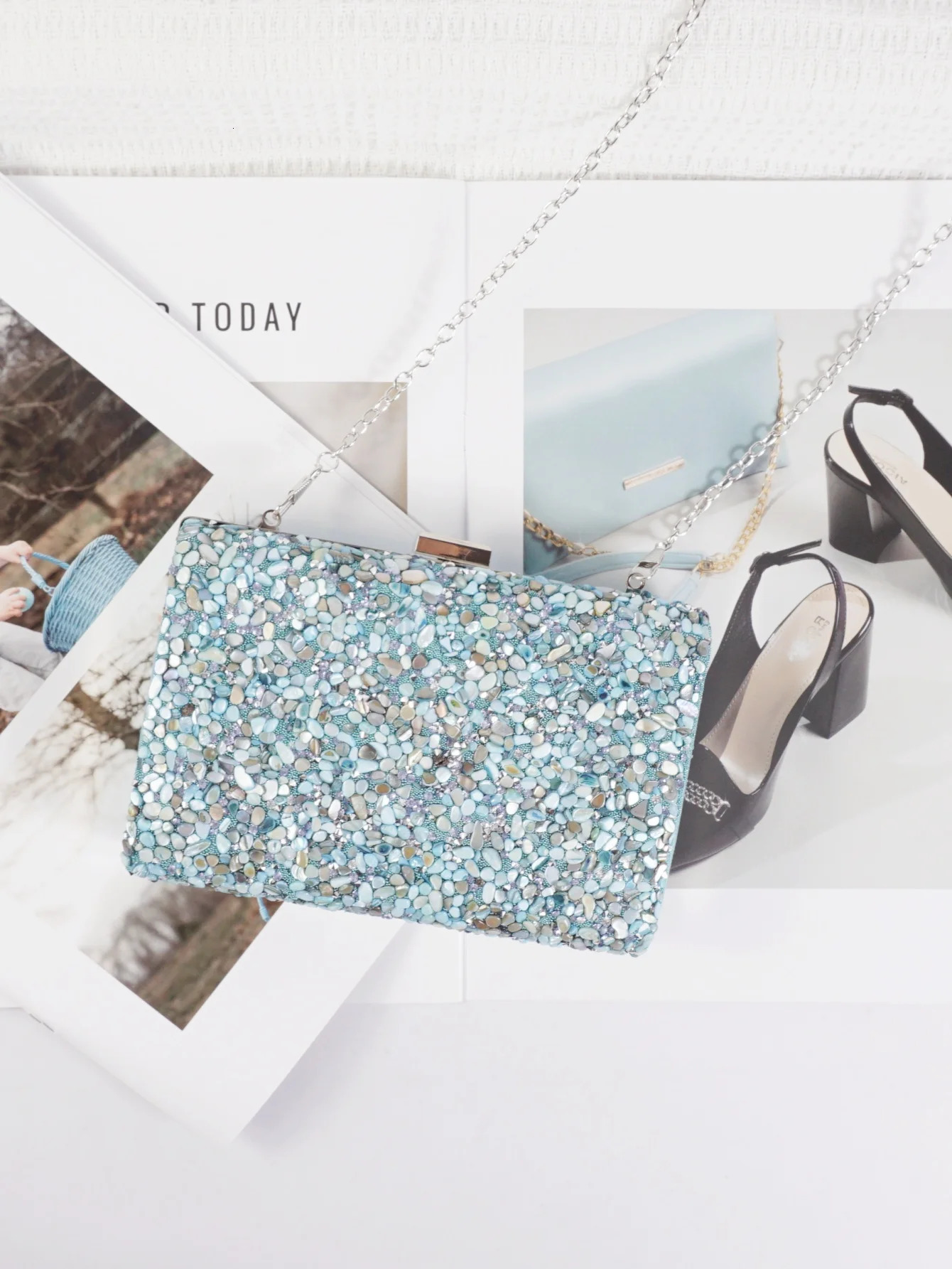 A beautiful and banquet bag with colorful stones suitable for ladies parties gatherings weddings 251014