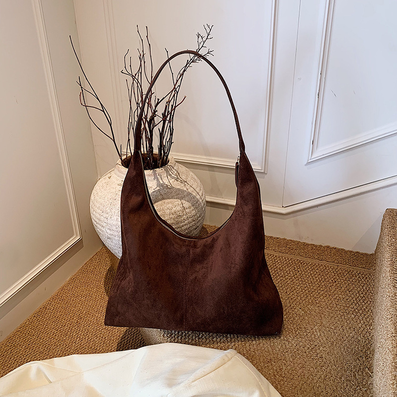 Free shipping designer bag Niche Velvet Bag for Women New Fashion Large Capacity Shoulder Underarm Bag Casual Versatile Commuter Tote Bag