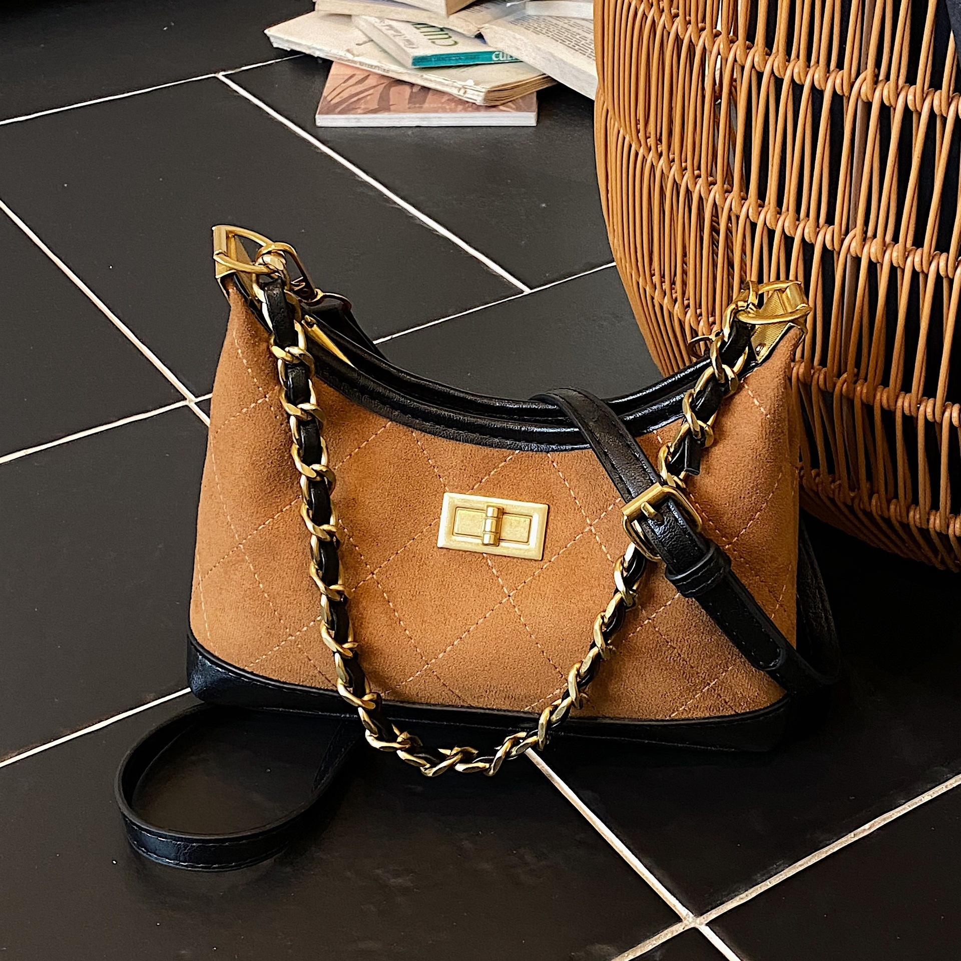 hot Free delivery designer shoulder bag Fashionable and comfortable daily design handbag minimalist item
