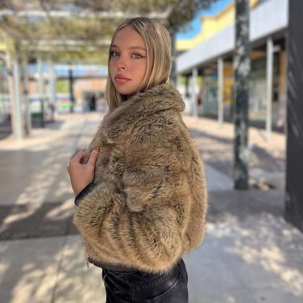 Women's Winter Coat Faux Fur Lapel Long Sleeves Loose Zipper Jackets Lady Pockets High Street Chic Warm Woman Outerwear