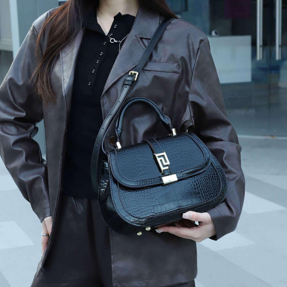 Newest Fashion Designer Shoulder Bag for Women - 2025 Crocodile Pattern Handbag with Premium Texture & Modern Appeal