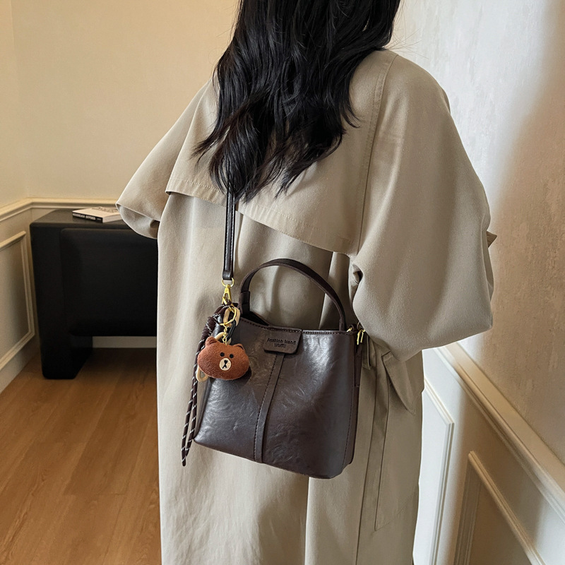 Designer Retro Women's Handbag Autumn/Winter New Fashion Shoulder Bag Multi functional Commuter Crossbody Bag