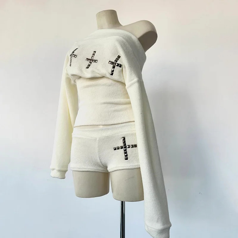 Chic Streetwear Punk Y2k Crop top Harajuku Graphic Print Cool Long sleeve Top Hip Hop Fashion Baby Tee Rock Goth Unique Top 251027