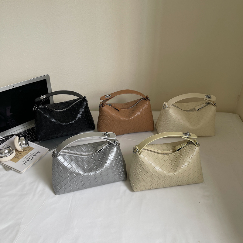 Free shipping designer bag Niche Design Handwoven Dumpling Bag Handheld Pillow Bag for Women New Single Shoulder Crossbody Bag