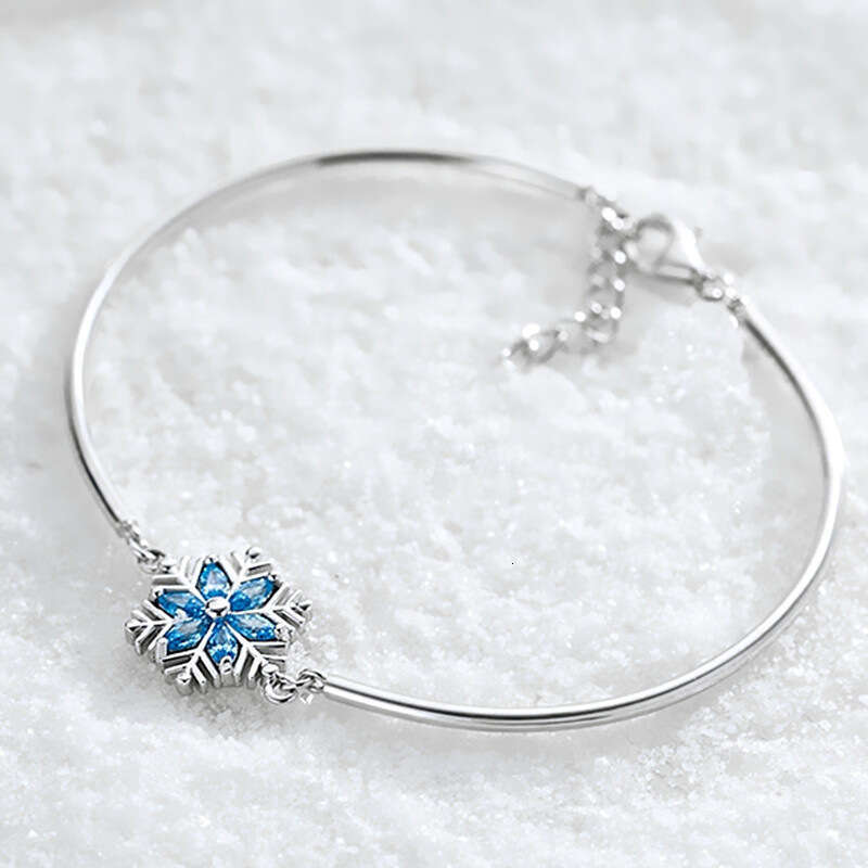 Japanese and Korean Simple Small Blue Zircon for Women Fashionable Elegant Fresh Christmas Gift Snowflake Bracelet
