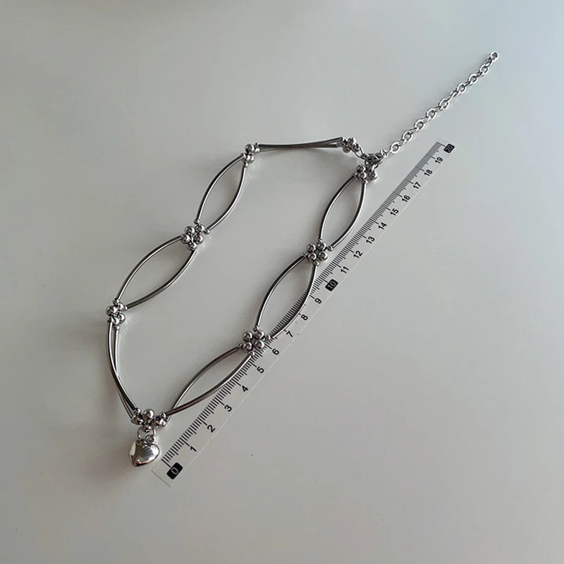 Vintage Metal Heart Pendant Necklace for Women Personalized Trend Interlace Collar Chain Silver Color Accessories Jewelry Gifts 251023