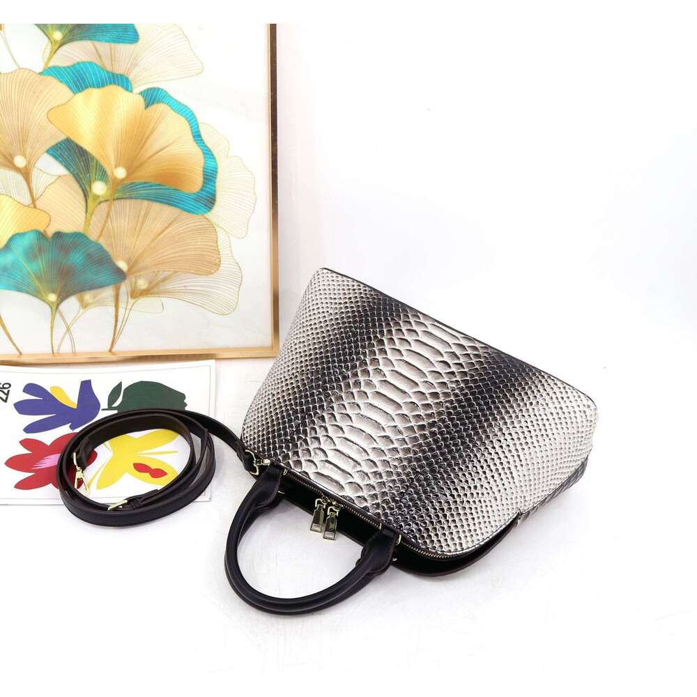 Premium Women's Handbag 2025 High-Quality Snake Pattern Designer Bag, Stylish Ladies Bag with Trendy Vibe