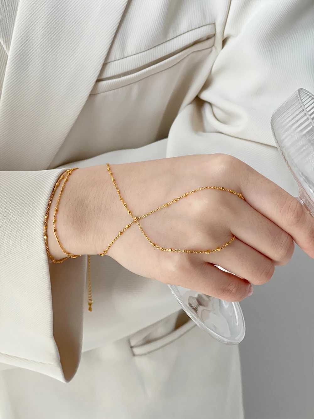 PersBox Exquisite Gold Color Bead Chain Finger To Wrist Bracet Vintage Adjustab Wrap Around Slave Bracet Layering JewryW251027