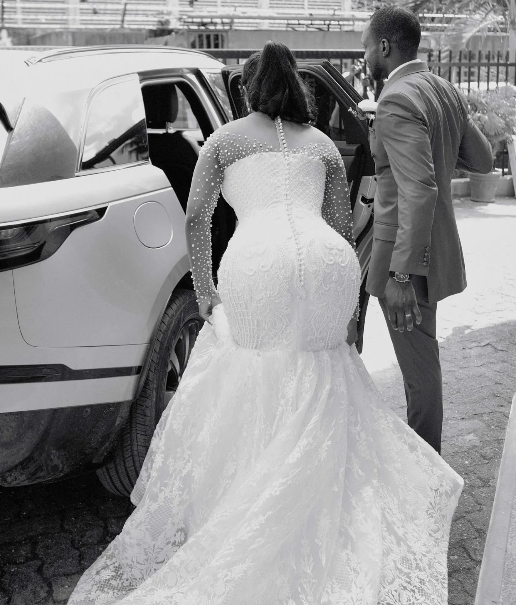 Aso Ebi Off White Mermaid Wedding Dress Sheer Neck Full Sleeves Beaded Pearls Vintage Elegant