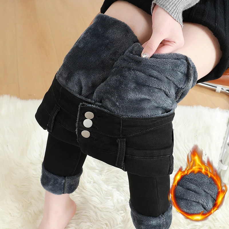 Black Fleece Warm Women Winter Jeans Thickened High Waist Multibutton Skinny Stretch Denim Pants Fashion Korean Female Trousers 251027