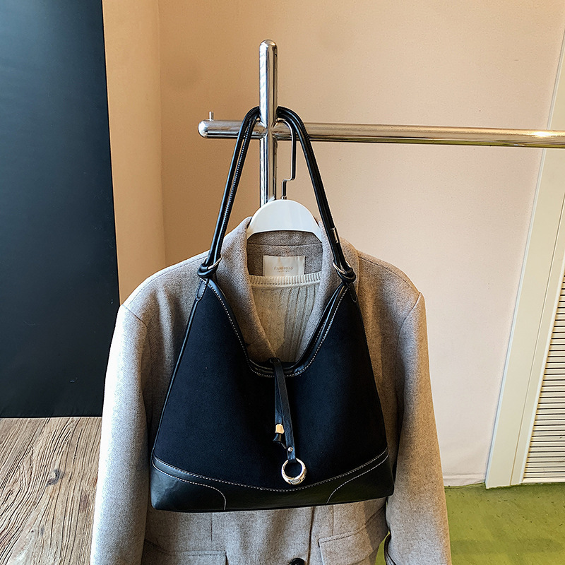 French retro suede design handbag autumn and winter new trend luxury style armpit bag women's shoulder bag elegant designer bag