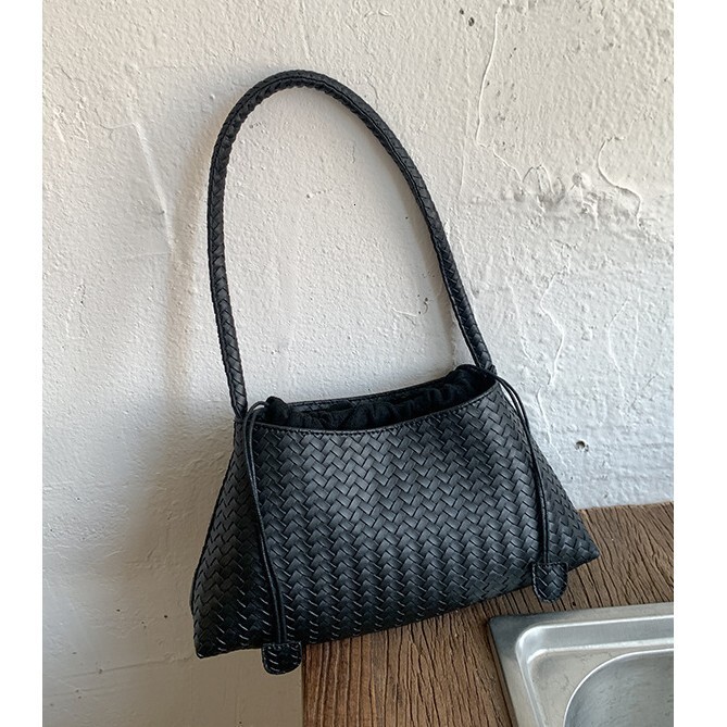 Free shipping designer bag High-end Woven Pattern Single Shoulder Tote Bag for Women New Ins Fashion Versatile Handbag Commuter Handbag