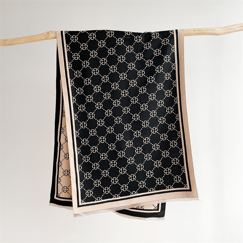 Free shipping Designer Scarves Fashionable light luxury scarf for women in winter highquality shawl versatile thick warm scarf