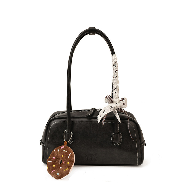 Free shipping designer bag Large Capacity Shoulder Bag Underarm Bag Women New Autumn Winter Commuting Versatile Handheld Bowling Bag