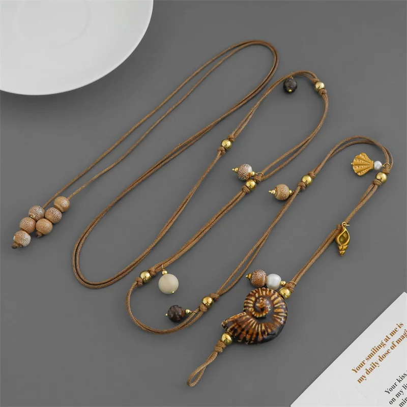 Vintage Ethnic style Conch Ceramic Bead Necklace for Womens Vacation Fashion Exquisite Parrot Shell Waist Chain Necklace 251023