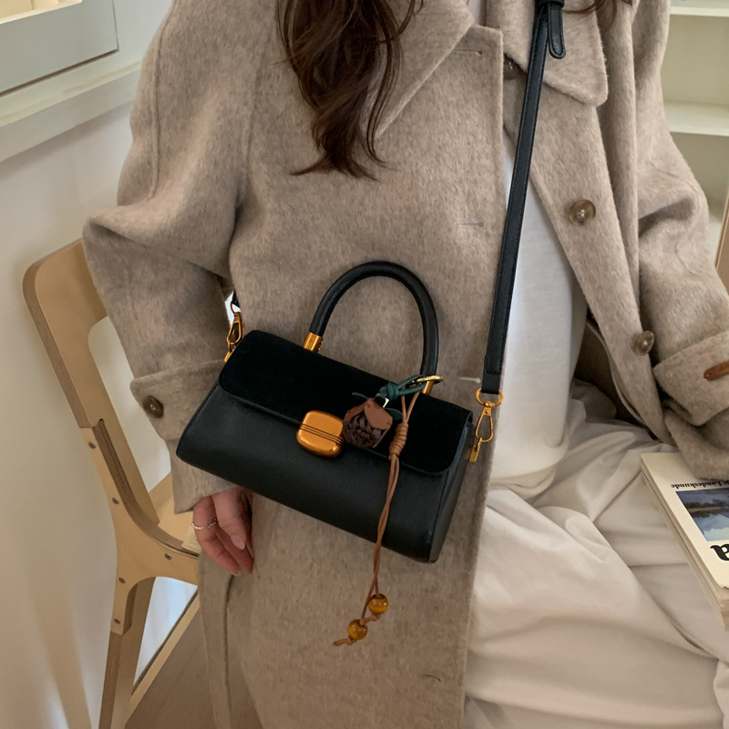 Free shipping designer bag Autumn and Winter New High-End Versatile Handbag for Women Commuting Single Shoulder Crossbody Small Square Bag