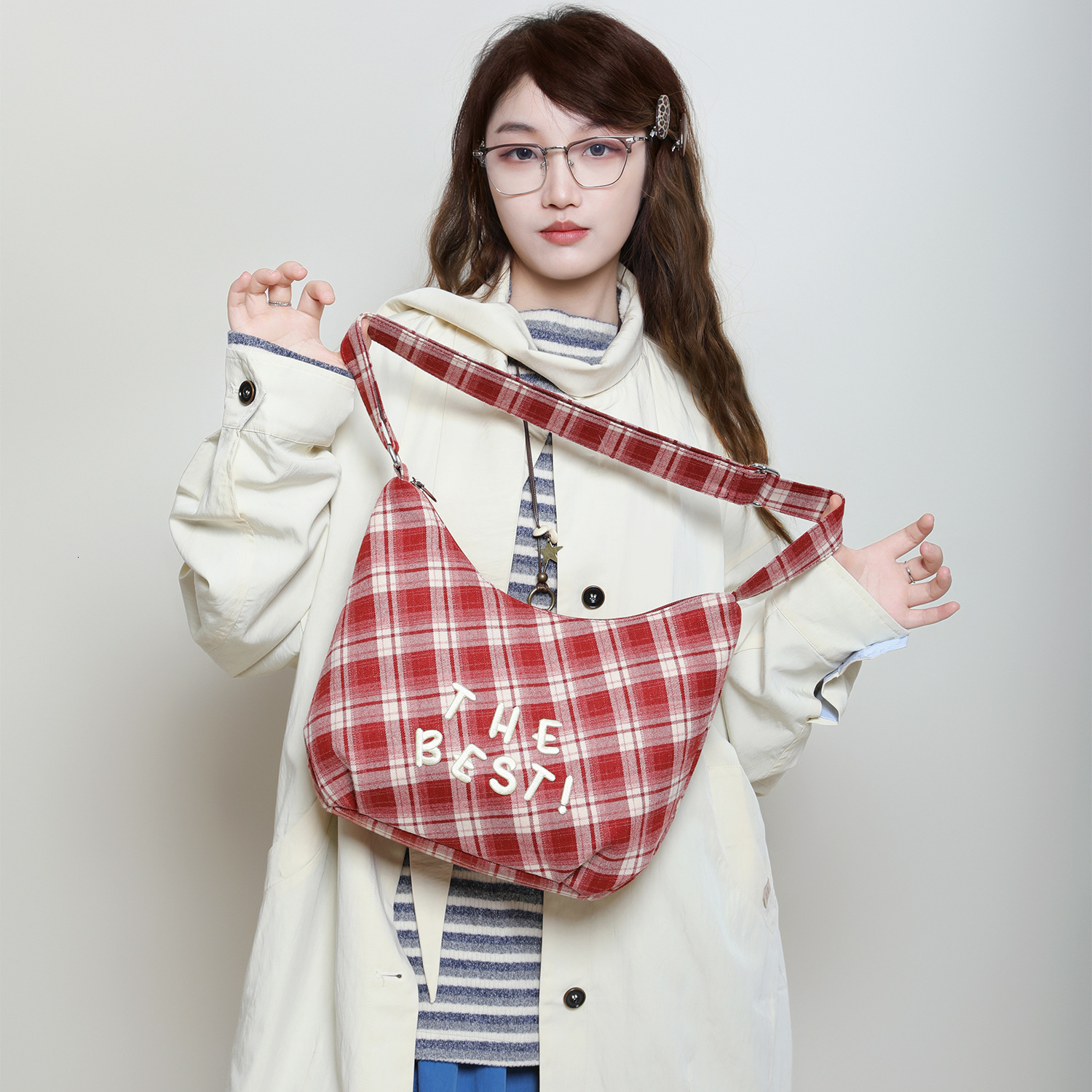 Designer canvas bag, fashionable shoulder bag, large capacity women's retro autumn and winter new style plaid bag, fashionable commuting handbag