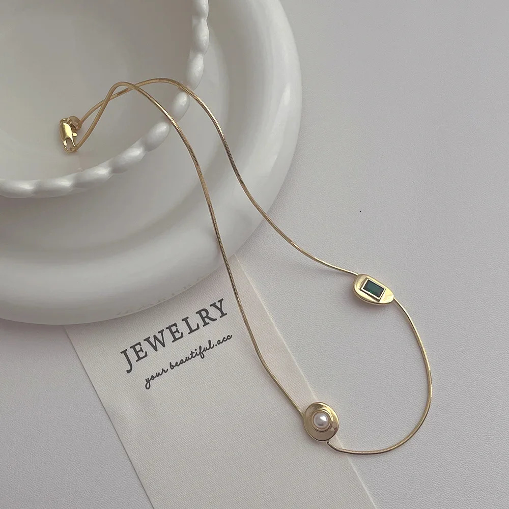 SimpleNiche Metal Zircon Pearl Necklace HighEnd Feel Lightweight Versatile Clavicle Chain Necklace 251023