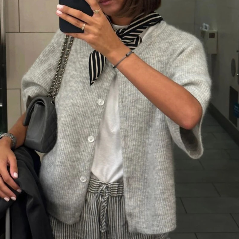 Maemukilabe Vintage Button Up Short Sleeve Cardigans Preppy Aesthetic Y2K Knitted Sweater Tshirt Women Loose Fit Knitwear Tops 251027