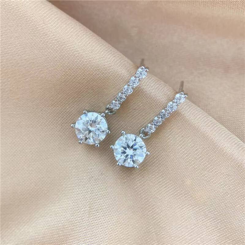 Luxury Romantic Female Tassel Six Claws Moissanite Earrings S925 Sterling Silver 925 White Studs Earrings for Women Fine Jewelry