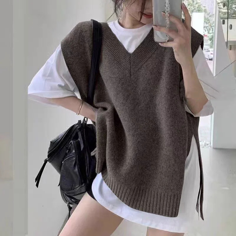 Autumn Sleeveless Women Loose Casual Vest Fashion Solid Color Elegant Vneck Knitted Top Korean Style Pullover Knitwear 251027