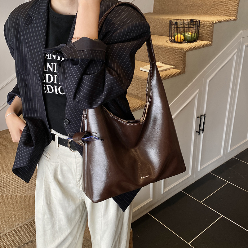 Korean style niche retro design armpit bag autumn and winter new casual simple large capacity style women's shoulder bag luxury designer bag