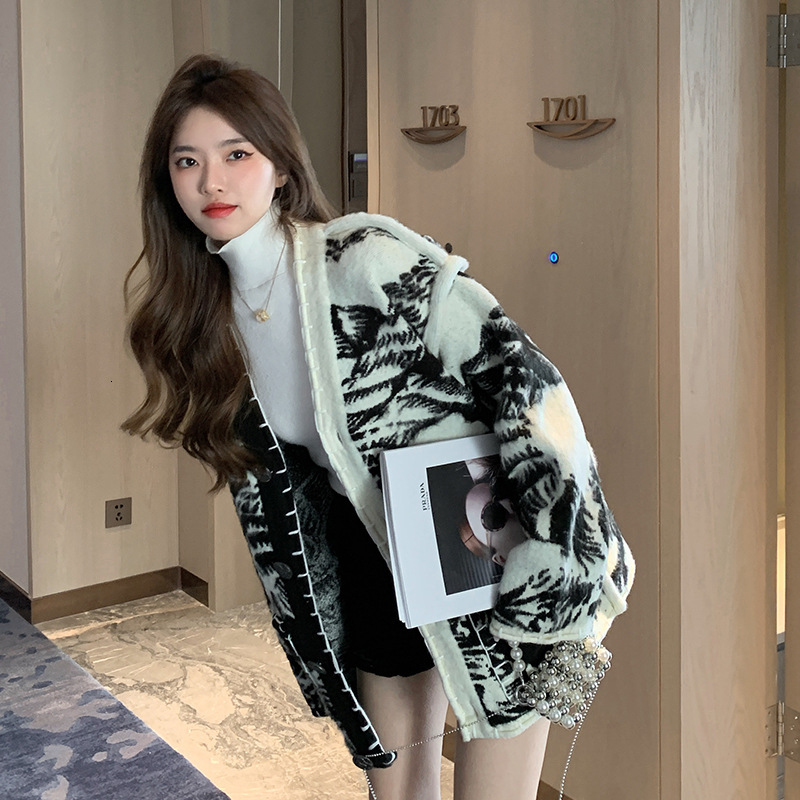 Designer Fashion Knitted Women's Open Jacket Retro Printed Early Autumn Lazy Slimming Top Fashion