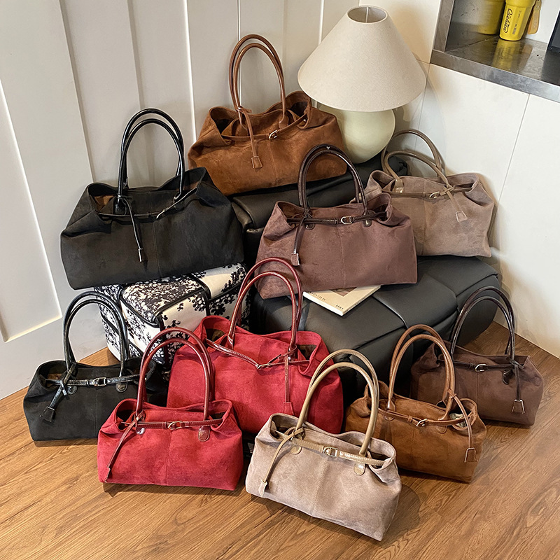 Free shipping designer bag Handheld Large Capacity Tote Bag for Women New Autumn Winter Trendy Simple Commuter Shoulder Underarm Bag