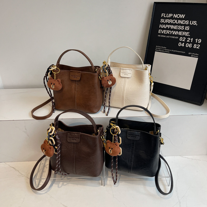 Designer Retro Women's Handbag Autumn/Winter New Fashion Shoulder Bag Multi functional Commuter Crossbody Bag